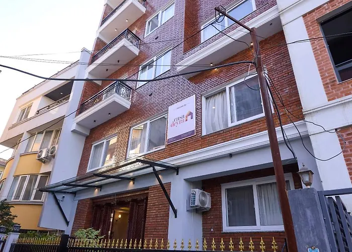 Casa Deyra Apartments- Kupondole, Setodewal